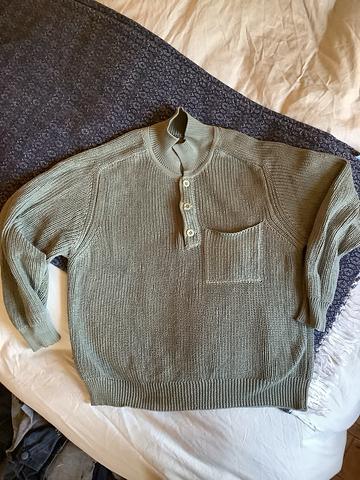 Saatchi sweater