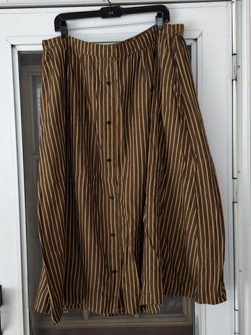Cotton skirt with buttons