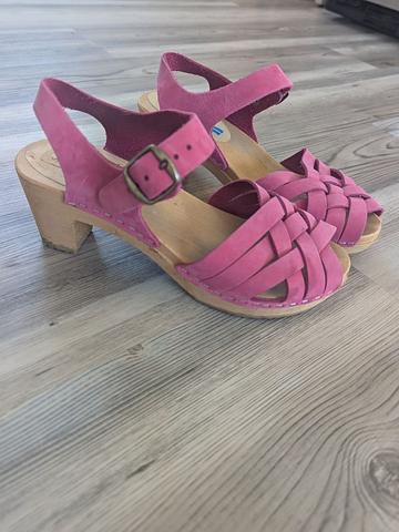 Clogs