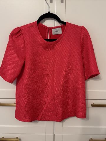 pink blouse