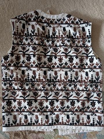 Flower embroidered vest