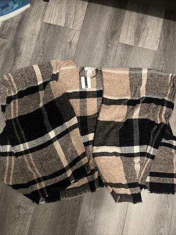 Cape throw