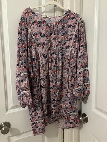 Oversized lace tunic
