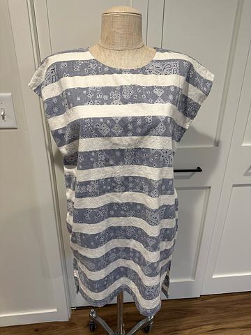 Shift dress with pockets