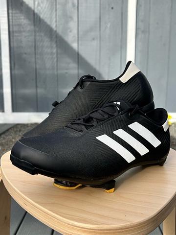 The Road Cycling Shoes with SPD-SL cleats
