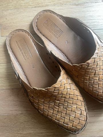 Woven Slides