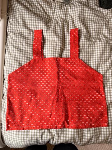 Self-drafted button back tank