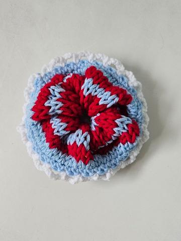 Knit scrunchie