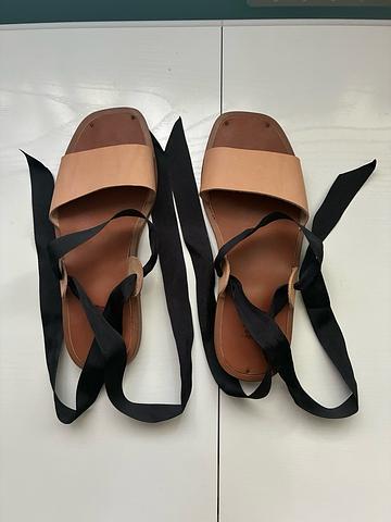 Agnes Sandal