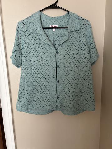 Laguna Lounge in ice blue blue floral lace