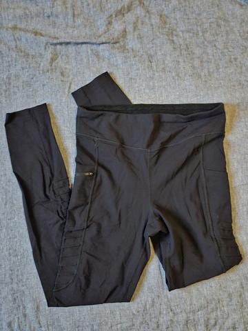 Black leggings with pocket