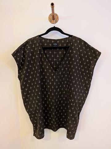 Esby Avery Top in Olive Ikat