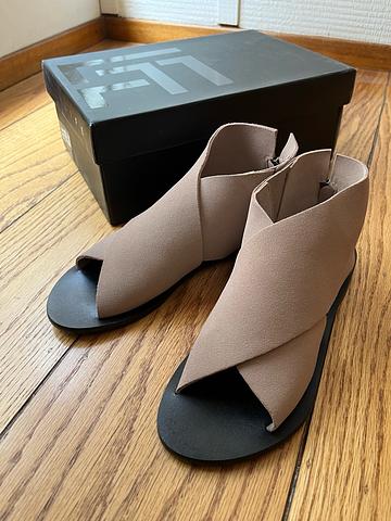 New in box suede leather sandals