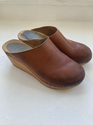 Clogs