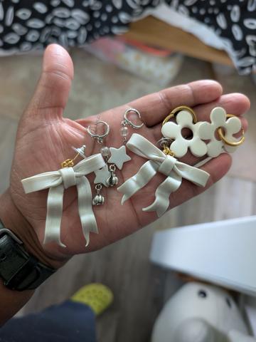 Bundle of earrings