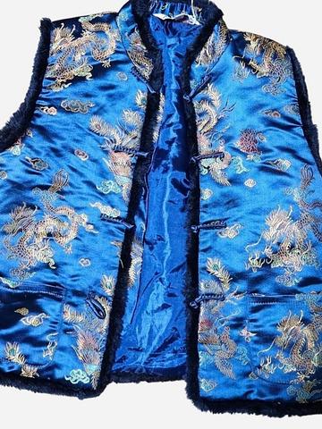Satin-like vest with Chinese graphics
