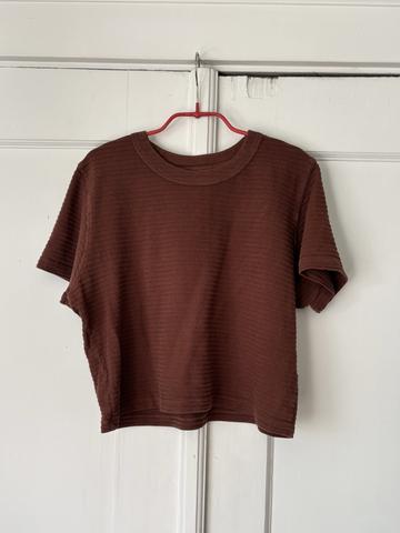 Cropped honeycomb tee