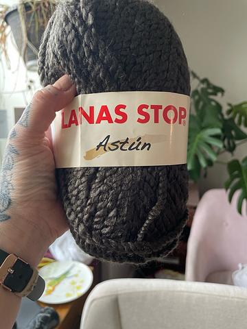4 Skeins Super Bulky