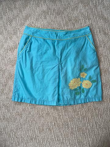 Skirt with applique