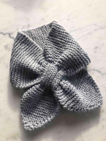 Keyhole scarf