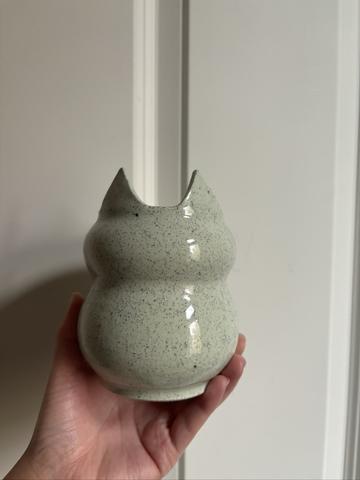 Ceramic cat vase *seconds*