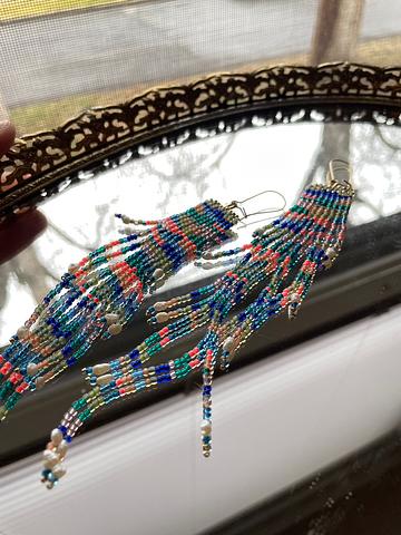 Multicolored fringe with pearls