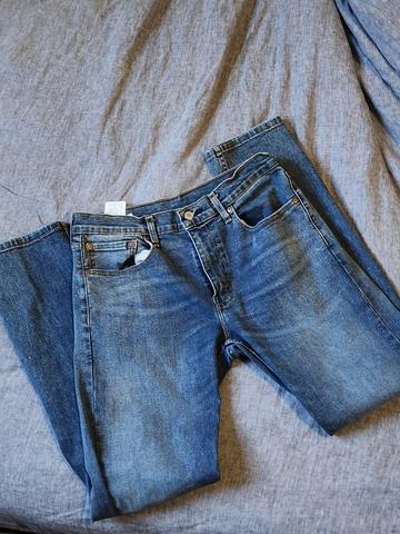 Light wash jeans