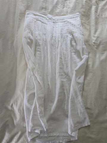 Pintucked skirt with pockets