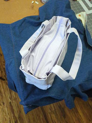 Medium Tote Bag