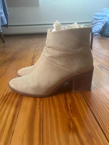 Dari boots