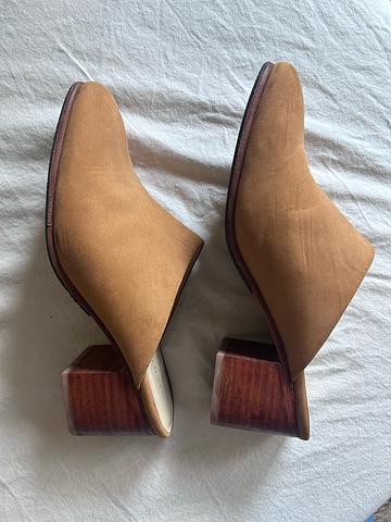 All-day heeled mule