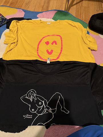 Set of two t shirts