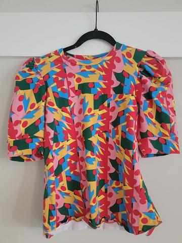 macarena puff top