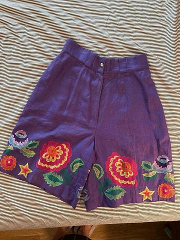 Embroidered linen shorts