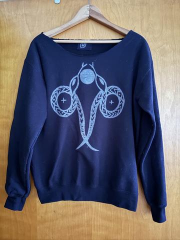 sweat shirt