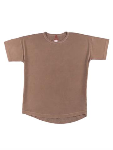 Her tee
