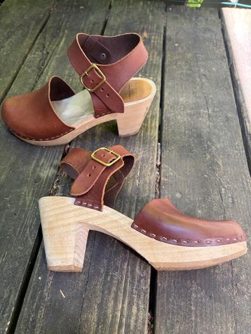emma clogs