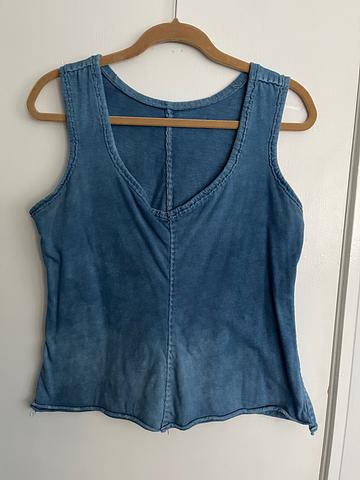 V neck tank