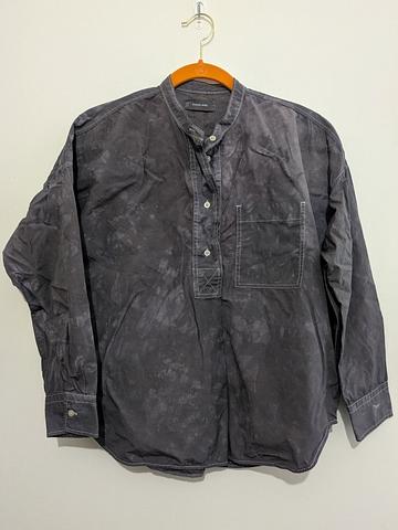 Drop shoulder half-button shirt