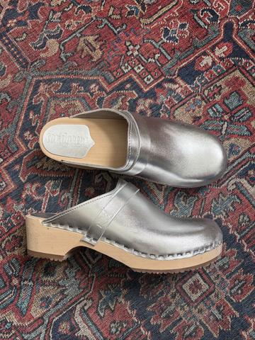 Tokyo Mule Clogs