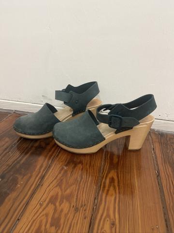 Clogs