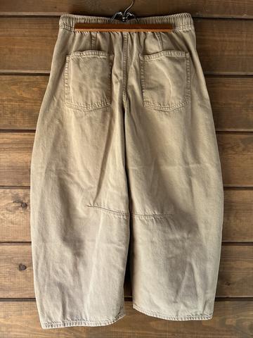 barrel khaki pants