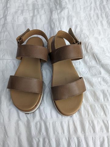 Go-to Flatform sandal