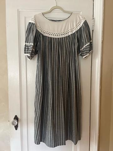 puff-sleeve dress
