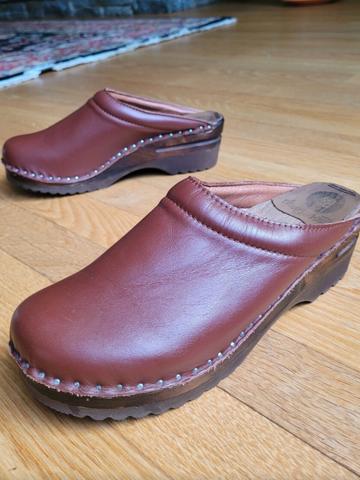 Clogs