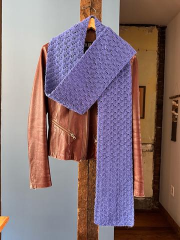 Scalloped scarf