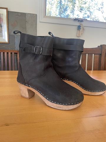 Clog boot