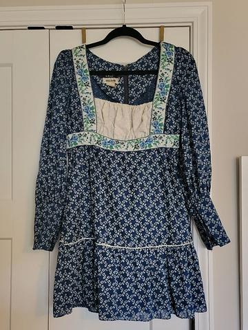 Black label dress