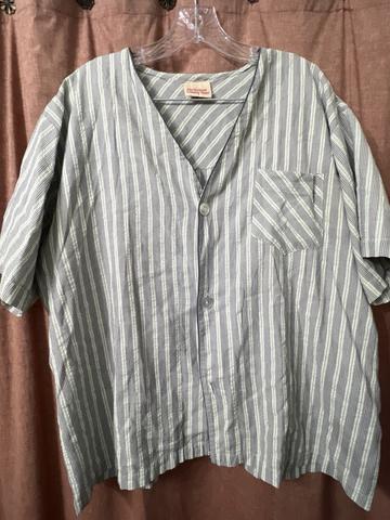 Jersey style button up top