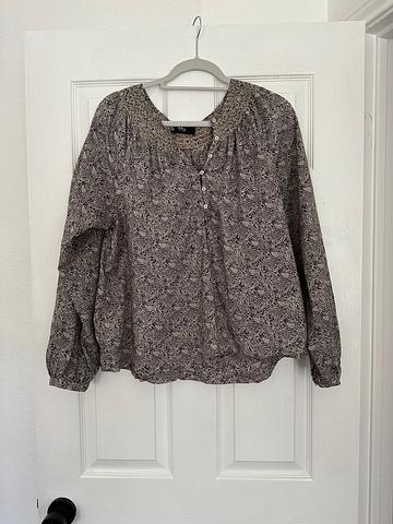 Able paisley top